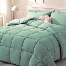 DOWNCOOL Comforters Twin Size, Duvet Insert,Sage Green All Season Duvet, Lightweight Quilt, Down Alternative Hotel Comforter with Corner Tabs (Sage Green, Twin 64x88 Inches)