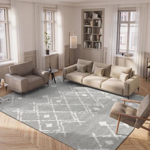 Safavieh Moroccan Shaggy Indoor Woven Rectangle Area Rug, Berber Shag Collection, BER164, in Light Grey / Cream, 155 X 229 cm for Living Room, Bedroom or Any Indoor Space