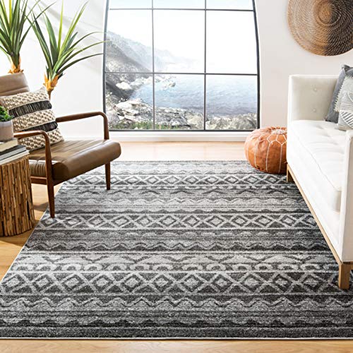 SAFAVIEH Contemporary Rug for Living Room, Dining Room, Bedroom - Adirondack Collection, Short Pile, in Ivory and Charcoal, 200 X 300 cm