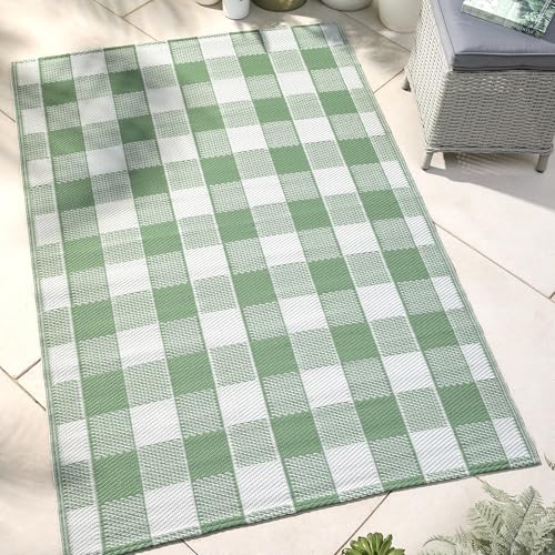 Dreams & Drapes Gingham Green Outdoor Rug 120 x 170cm – Indoor Outdoor Check Rug for Garden, Patio, Balcony and Picnic Use, Reversible Woven Floor Mat