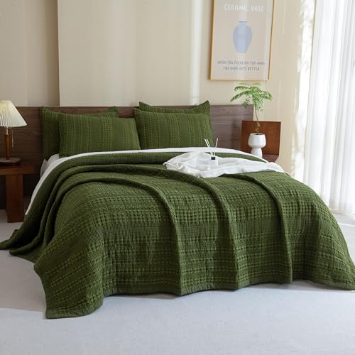 "CozyTide Cotton Queen Quilt Set 90""x98"",Olive Green Waffle Weave Bedspread Farmhouse Shabby Boho Chic Queen Quilt Bedding Set Lightweight Soft Coverlet 3 Pieces"