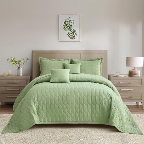 Blythease Oversized King Bedspread 128x120 Extra Wide, Modern & Contemporary Look, Lightweight Bedding Cover, Reversible, 5 Piece Set, King/Cal King, Sage Green