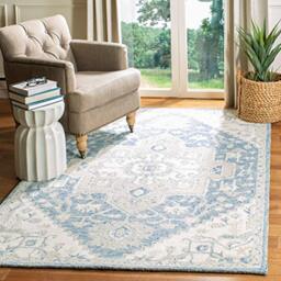 Safavieh Traditional Rug for Living Room, Dining Room, Bedroom - Micro-Loop Collection, Short Pile, in Blue and Ivory, 160 x 230 cm