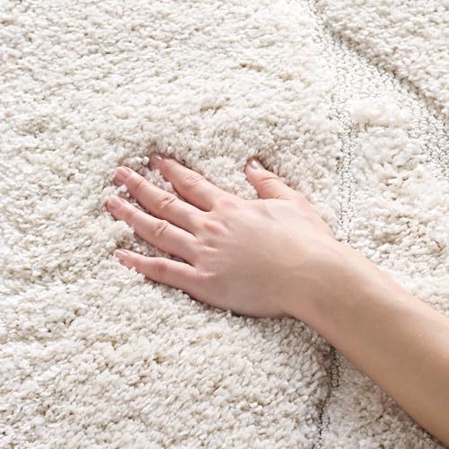 SAFAVIEH Shag Rug for Living Room, Dining Room, Bedroom - Florida Shag Collection, High Pile, in Cream, 91 X 152 cm