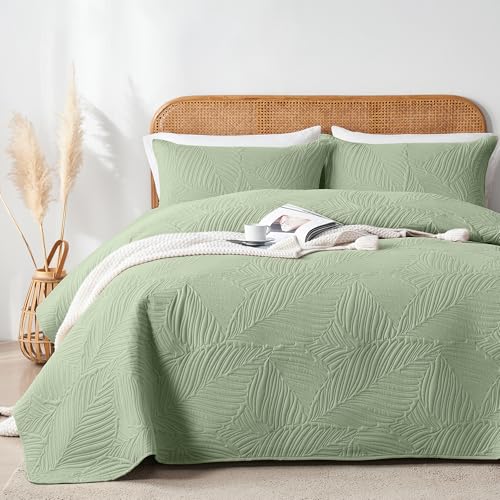 "OARAGE Sage Green King/Cal King Quilt Bed Set(96""x 110""), 3 Pieces Lightweight Bedspread with 2 Shams for Summer, Soft Coverlet Embossed Pattern Quilted Comforter for All Season (1 Quilt, 2 Shams)"
