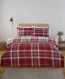 Rapport Home Regalia Plaid Complete Bedding Set Single - Fully Reversible Tartan Check Duvet Cover with Matching Fitted Sheet & Pillowcase - Soft Premium Microfibre - Red