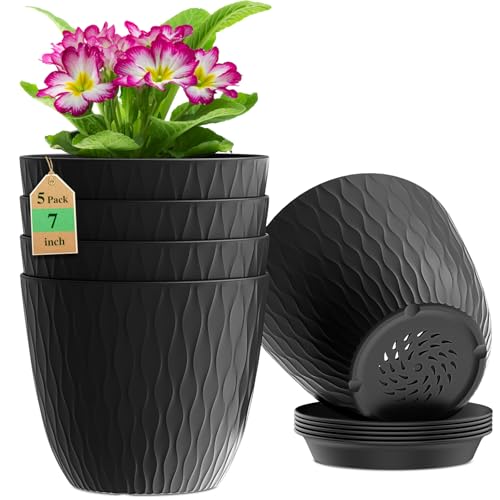 WSMKSZ 7 inch Plant Pots, 5 Pack Flower Pots with Drainage Holes and Saucers for Indoor Plants, Plastic Planters with Water Ripple for Small Garden House Plants, Nursery Pots for Succulent, Black