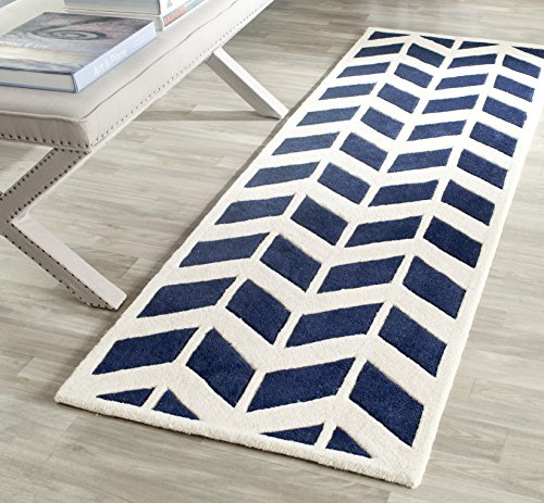 Safavieh Contemporary Indoor Hand Tufted Runner Area Rug, Chatham Collection, CHT746, in Dark Blue / Ivory, 69 X 213 cm for Living Room, Bedroom or Any Indoor Space