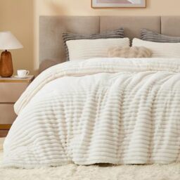 BEDELITE Fleece Twin Comforter Set -Super Soft & Warm Fluffy White Bedding, Luxury Fuzzy Heavy Bed Set for Winter with 1 Pillow Shams
