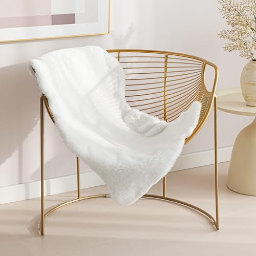Sonive White Faux Fur Area Rug 50x80 cm Chair Cover Seat Pad Soft, Kids Small Area Rugs for Bedroom Sofa Living Room