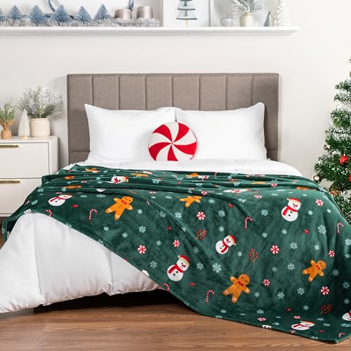 PAVILIA Christmas Gingerbread Throw Blanket - Green Holiday Christmas Fleece Blanket - Soft, Plush, Warm Winter Cabin Throw, 60x80 (Green Gingerbread)