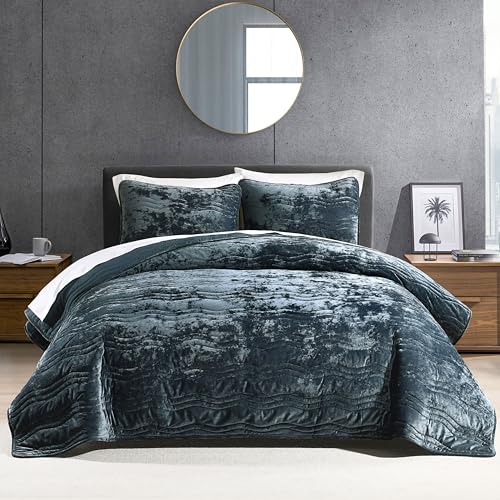 AJOCCI Velvet King Size Comforter Set, Luxurious King Quilt, Blue Bedding Set, Soft Plush Bedspread, Lightweight for All Season,Stormy Blue