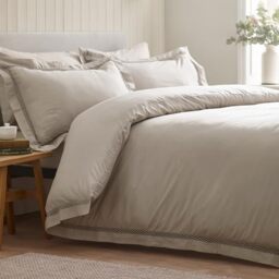 Catherine Lansfield Classic Lattice Lace Single Duvet Cover Set with Pillowcase Natural