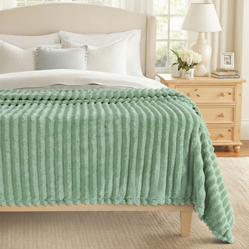 decorUhome Sage Green Fleece King Blanket 108x90 Inches - Soft Fleece Bed Cozy Fluffy Plush Flannel Large Striped Throws for Couch Sofa, Decorative Fuzzy Blanket for Woman