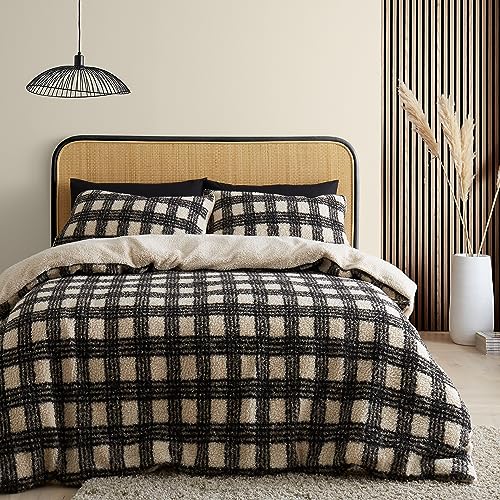 Catherine Lansfield Cosy Borg Sherpa Check Double Duvet Cover Set with Pillowcases Natural