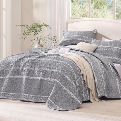 Andency Grey Quilt Set Queen (90x90 Inch), 3 Pieces(1 Striped Triangle Pattern Quilt and 2 Pillowcases), Bohemian Reversible Bedspread Microfiber Coverlet Sets All-Season