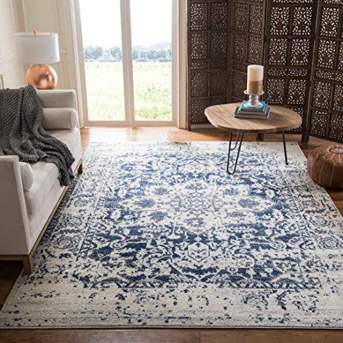 Safavieh Distressed Rug for Living Room, Dining Room, Bedroom - Madison Collection, Short Pile, in Cream and Navy, 120 x 120 cm