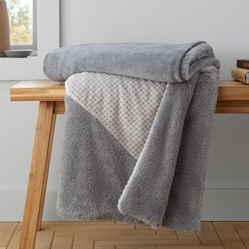 Catherine Lansfield Cosy Larsson Geo Fleece 130x170cm Blanket Throw Grey