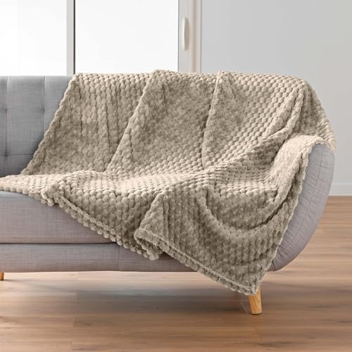 Douceur d'Intérieur, 125 x 150 cm Mini Frosty Taupe Flannel Relief Blanket Plain