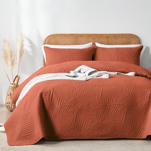 OARAGE Twin Quilt Bedding Set Burnt Orange Soft Lightweight Bedspread with Leaf Pattern Ultrasonic Microfiber Bed Coverlet for All Season (1 Quilt,1 Sham)