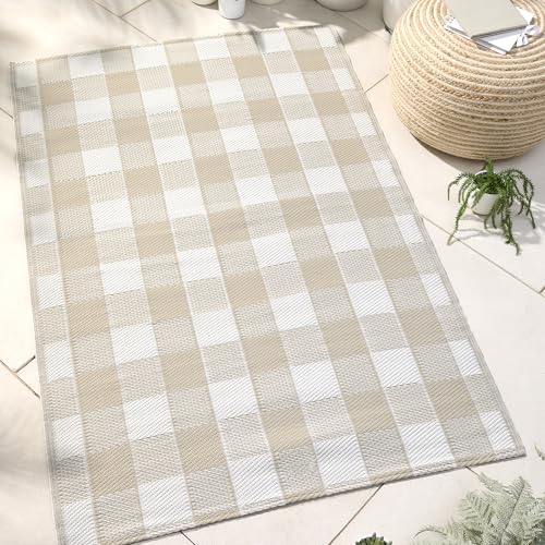 Dreams & Drapes Gingham Natural Outdoor Rug 120 x 170cm – Indoor Outdoor Check Rug for Garden, Patio, Balcony and Picnic Use, Reversible Woven Floor Mat