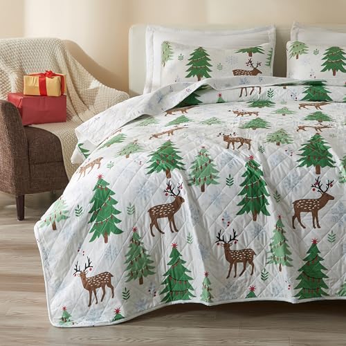 Great Bay Home 3-Piece Christmas Quilt Set with Shams. Reversible Bedspread Coverlet with Holiday Pattern. Holly Collection (King)
