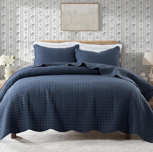 WDCOZY Navy Blue King Size Quilt Bedding Set, Scalloped Farmhouse Country Rustic Lightweight Soft Coverlet for All Season, Cute Cozy Kantha Pick Stitch Bedspread, 2 Pillow Shams