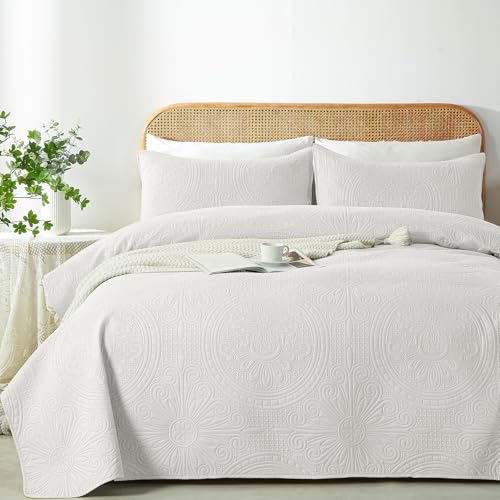 WURUIBO Full/Queen Quilt Set White,Ultrasonic Embossed Bedspread, Lightweight Microfiber Coverlet, Modern Thin Bedding Set for All Season, 3 Piece(1 Quilt,2 Pillow Shams)