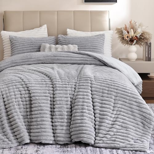 weigelia Grey Comforter King Set ??? Ultra Soft Plush Fleece Light Grey Bed Set, Fluffy Warm Luxury Bedding Comforter with 2 Pillowcases, Cozy Heavy Warm Bed Set for Winter