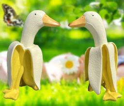 Tellme Banana Duck Statue, Creative Whimsical Garden Art Resin Sculpture, Cute Duck Gnomes Decor for Room, Porch, Office, Home, Funny Indoor Outdoor Peeled Banana Ornament, Personalized Gifts (1 PC)