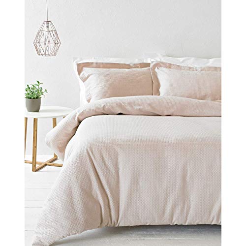 """Riva Home Paoletti Super King Duvet Cover Set Blush Pink Waffle Weave Texture 2 x Oxford Border Pillowcases Included 100% Cotton Machine Washable 260 x 220cm (102"""" x 87"""" inches)"""