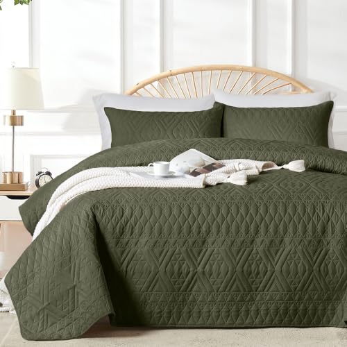 akkialla Full/Queen Size Quilt Bedding Set,Olive Green Lightweight Microfiber Soft Bedspread,Modern Style Geoetric Pattern Coverlet Set for All Seasons,3 Piece(1 Quilt,2 Pillow Shams)