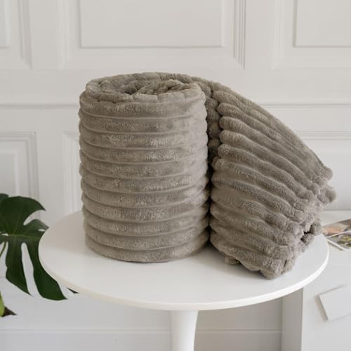 Chunky Ribbed Faux Fur Throw Blanket Beige 200x240cm