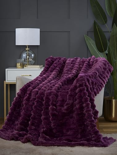 Rapport home Faux Rabbit Fur Soft Touch Chunky Ribbed Burgundy Blanket Throw (150 x 200 cm)