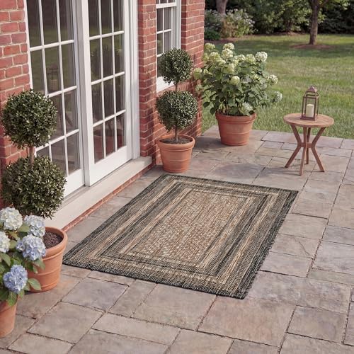 Safavieh Contemporary Rug for Living Room, Dining Room, Bedroom - Courtyard Collection, Short Pile, in Natural and Black, 61 X 109 cm