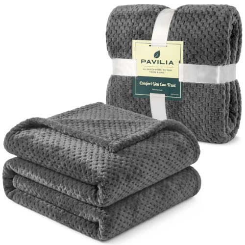 PAVILIA Dark Gray Throw Blanket for Couch Bed, Soft Fleece Throws for Sofa Chair, Fuzzy Waffle Textured Blanket, Cozy Warm Lightweight All Season Blanket Throw, 50x60