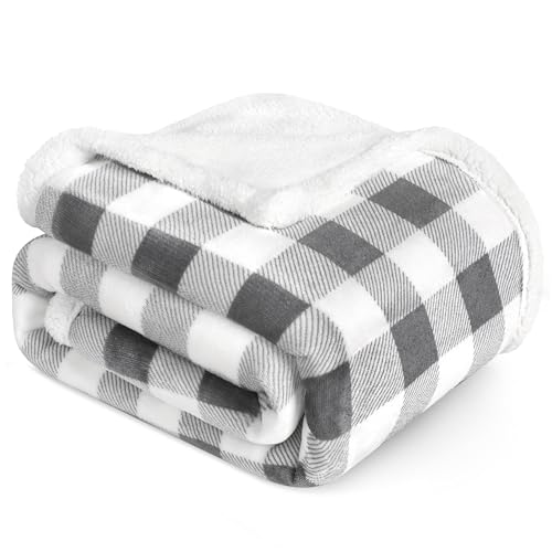PAVILIA Light Grey Buffalo Plaid Sherpa Throw Blanket for Couch, Plush Light Gray Checkered Fleece Blanket and Throws, Soft Fuzzy Flannel Blanket for Sofa Bed, Warm Cozy Winter Blanket Gift, 50x60