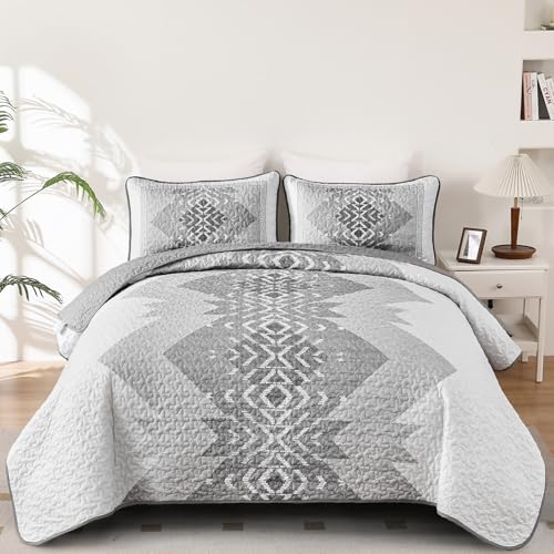 "Dintszyayue Grey Quilt Set Queen Size 3 Pieces Boho Aztec Quilt Set Queen Gray Bedspread Coverlet Set with 2 Pillowcases Soft Microfiber Bohemian Quilt Bedding Set for All Season 90""x96"""