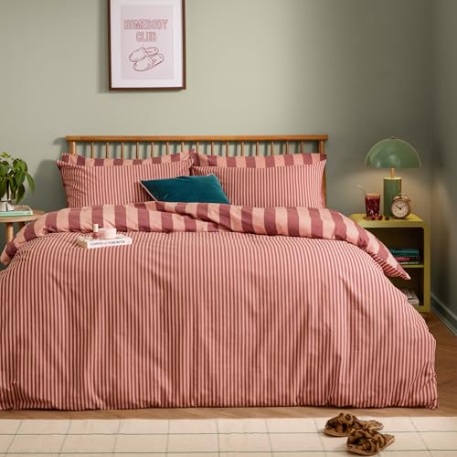 furn. The Ultimate Stripe Duvet Cover Set – Reversible Bold Narrow Striped Polycotton Bedding (Raspberry Smoothie – Super King – 260x220cm)