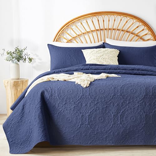 WURUIBO Navy Blue Full/Queen Quilt Bedding Set, Embossing Microfiber Coverlet with Pillow Shams, Ligthweight Breathable Summer Bedspreads, Reversible Comforter for All Season (1 Quilt, 2 Shams)