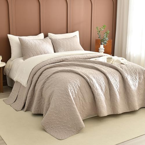 "Masaca Oversized Queen Bedspread(102""x118""),Linen Colored Lightweight Extra Large Quilt Bedding Set with Leaf Pattern Soft Summer Bedspreads & Coverlets 3 Pieces (1 Farmhouse Quilt and 2 Pillowshams)"
