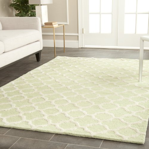 Safavieh Geometric Indoor Hand Tufted Rectangle Area Rug, Cambridge Collection, CAM130, in Light Green / Ivory, 152 X 244 cm for Living Room, Bedroom or Any Indoor Space
