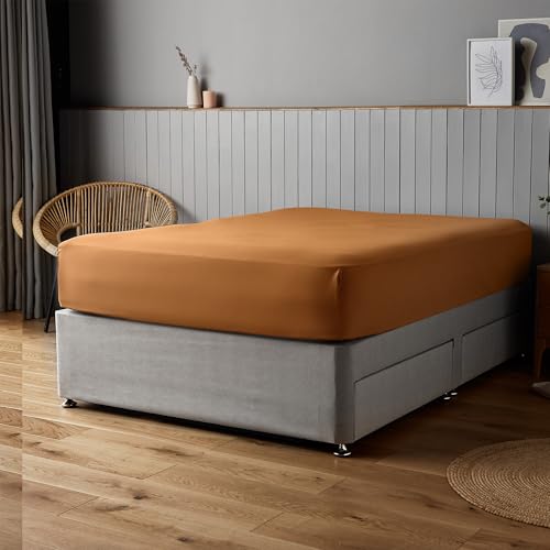 Silentnight Supersoft Fitted Sheet - Cosy & Comfortable Delicate Touch - Luxurious Easy Care Microfibre with Elasticated Corners - Stylish & Modern Mattress Fitted Sheet, King, Terracotta Orange