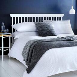 Serene - Seersucker - Easy Care Duvet Cover Set - Single Bed Size in White
