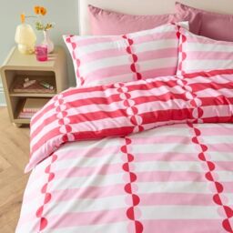 Duvet Day Lottie Duvet Cover Set – Reversible Ultra Soft Vibrant Geometric Bedding Set (Red/Pink - King)