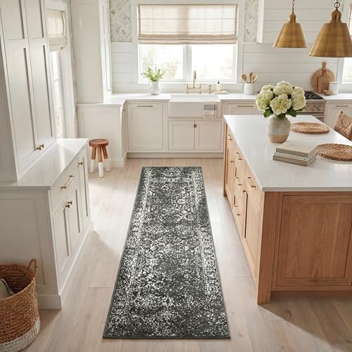 Safavieh Distressed Rug for Living Room, Dining Room, Bedroom - Adirondack Collection, Short Pile, in Green and Ivory, 76 X 244 cm