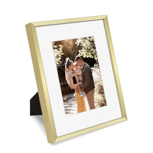 Golden State Art, Gold 8x10 Picture Frame - Displays Photos 5x7 with Mat or 8x10 inch Without Mat - Shatter-Resistant Glass Aluminum Photo Frame for Wall or Tabletop Display