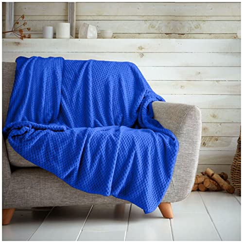 GC GAVENO CAVAILIA Waffle Popcorn King Throw Soft Honeycomb Textured Blanket for Sofa - Lightweight, Fluffy and Easy Care Bedspread - Cosy, Warm Throw for All Seasons, Electric Blue, 200x240 cm