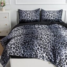 A Nice Night Leopard Printed，Satin Silky Soft Quilt Sexy Luxury Super Soft Microfiber Comforter Quilt Bedding Comforter Set Full/Queen, Light Weighted (Silver, Queen(88-by-88-inches))