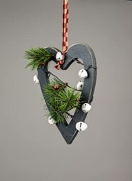 30cm Green Wooden Heart Wall Hanging Ornament Decorated with White Bells Berries and Pines Christmas Holiday Home Decorations